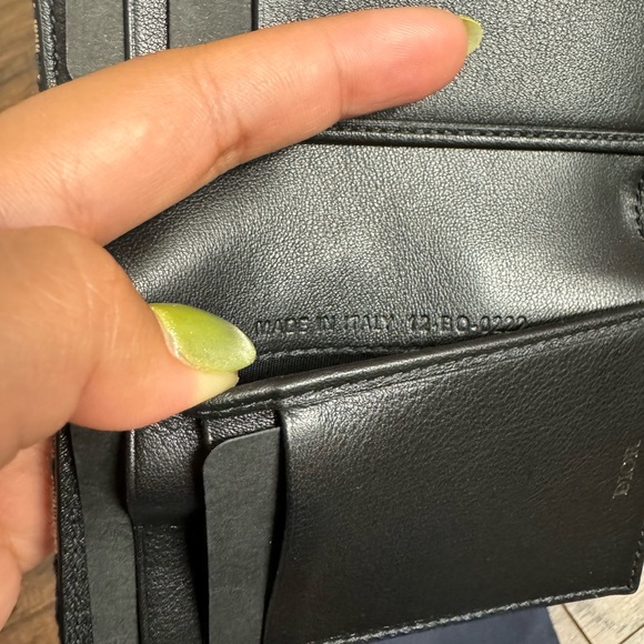 Dior Vertical Bifold Card Holder - Picture 4 of 8